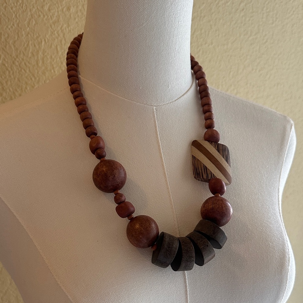 VTG Brown and Black Wooden Beaded Necklace